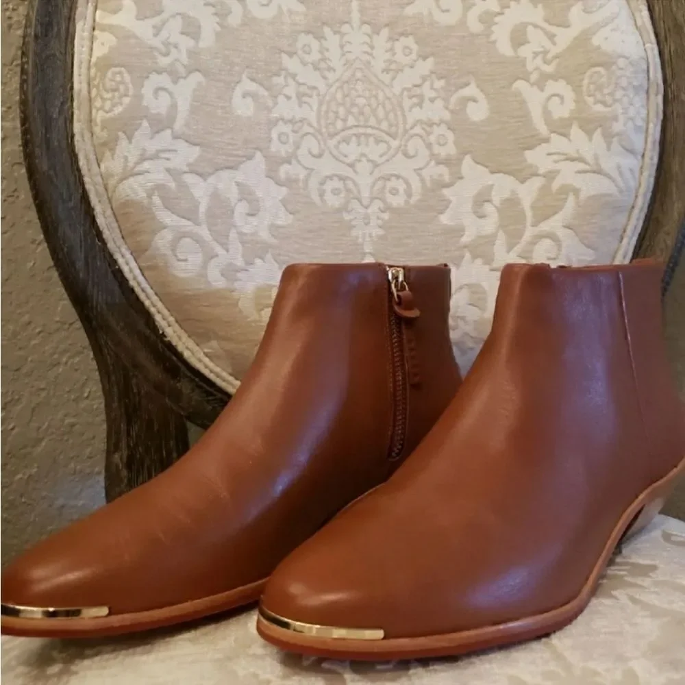 Ted Baker London Dakota ankle boots new without box US 7.5 EU 38.5